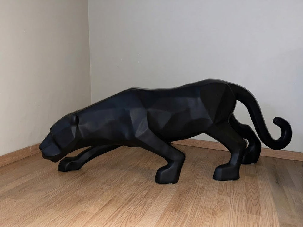 Sculpture Panthère Noire Prestige en résine, posée au sol