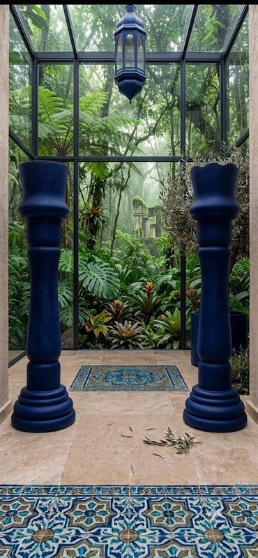 Duo de sculptures Royal Prestige Roi et Reine encadrant une entrée