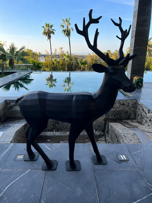 Sculpture Cerf Design aux bois déployés